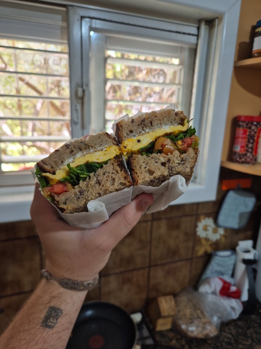 קורט של קוביין tweet media