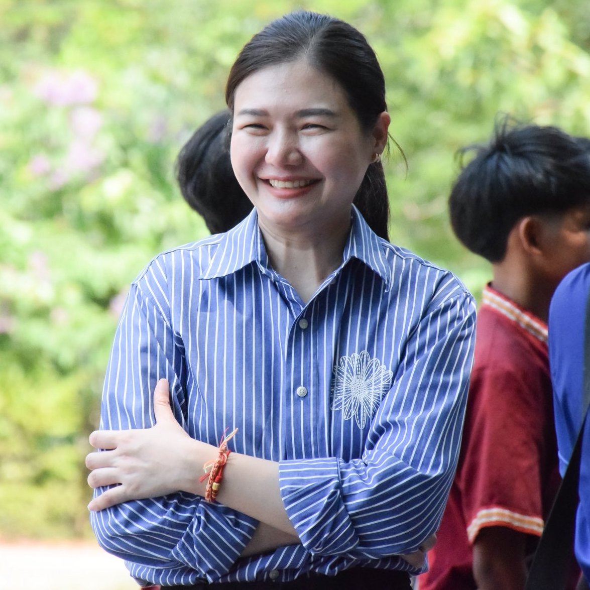"เพื่อไทย" เตรียมประชุมใหญ่สามัญ 24 เม.ย.นี้ ปรับเปลี่ยนกรรมการบริหารพรรคบางส่วน ดัน "จิราพร สินธุไพร" สส.ร้อยเอ็ด เป็นรองหัวหน้าพรรคกำกับดูแลภาคอีสานตอนกลาง

"ณัฐธิดา เทพสุทิน" สส.บัญชีรายชื่อ รองหัวหน้าพรรคกำกับดูแลภาคเหนือตอนล่าง

"ธนรัช จงสุทธานามณี" ส.ส.เชียงราย เป็น