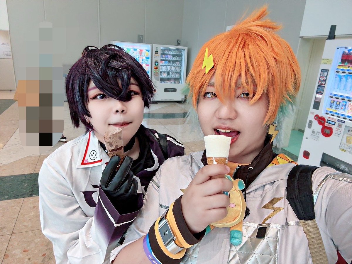hien0401's tweet photo. 撤退！！

え、めっっっっっっちゃ楽しかった！！
色々作れる人は本当に素晴らしい…..

元々狙ってたのがラスト１個なのがいっぱいあったり、ポスターのビジュだけに惹かれて近寄ったらお金落としてたりwww

通常リトも初出しできたし！！
ゴリ楽しかった！！
来年も行く！！

 #にじそうさく11 https://t.co/IORpVRxjrk