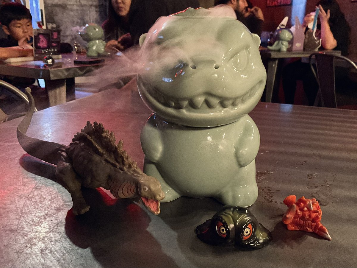 Shons_Toys's tweet image. Had a wonderful day at the Boba Bear x Godzilla popup event in K-town today :) #ShonsToys #kaiju #godzilla