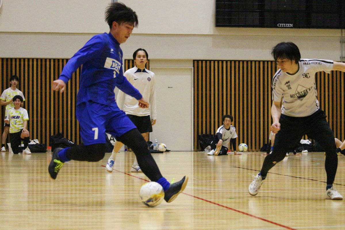 《4/19(日)TRM》
本日はSFCさんと練習試合でした！

結果 5-3 win
得点 No.7白取、No.10阿部、No.22高橋、No.88正木×2

決定機で決め切れるようにこだわっていきましょう！セット内のコミュニケーションも活発に🗣️
開幕戦の日程も決定しました。あと2週間頑張りましょう🔥
