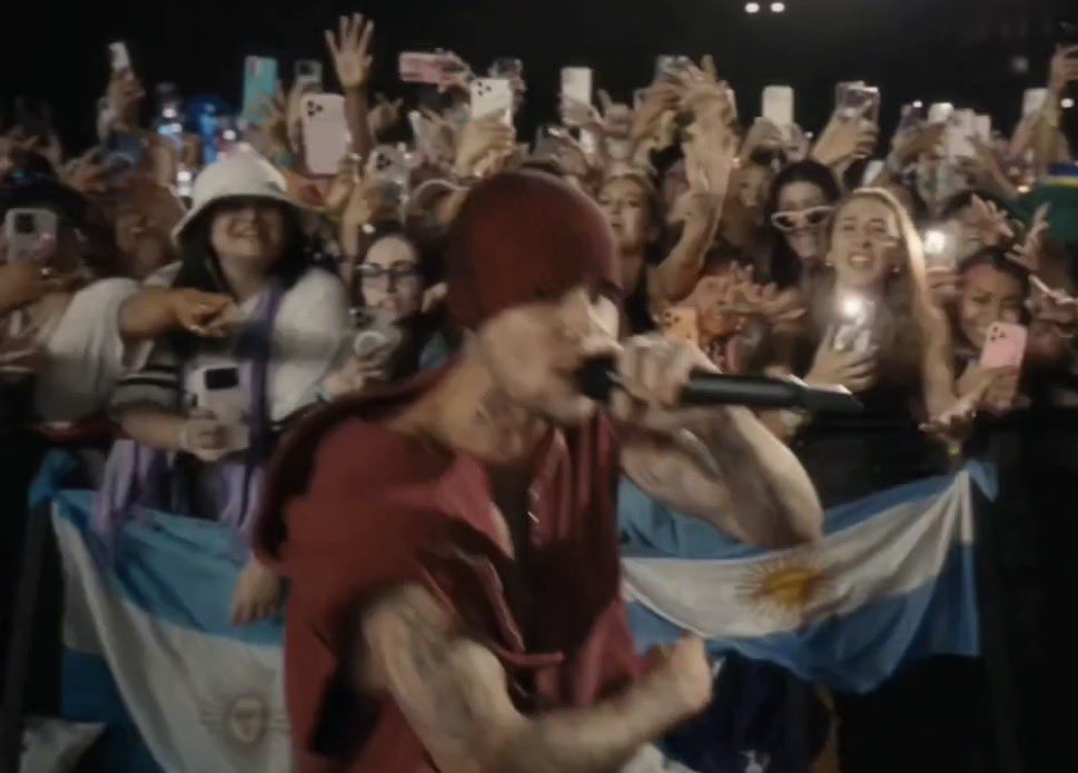 BIEBERSLGND's tweet photo. I’M COUNTING THE DAYS HOW MANY DAYS TILL I CAN SEE U AGAIN 🥺🇦🇷🙏🏼 https://t.co/0CikdcUdtg