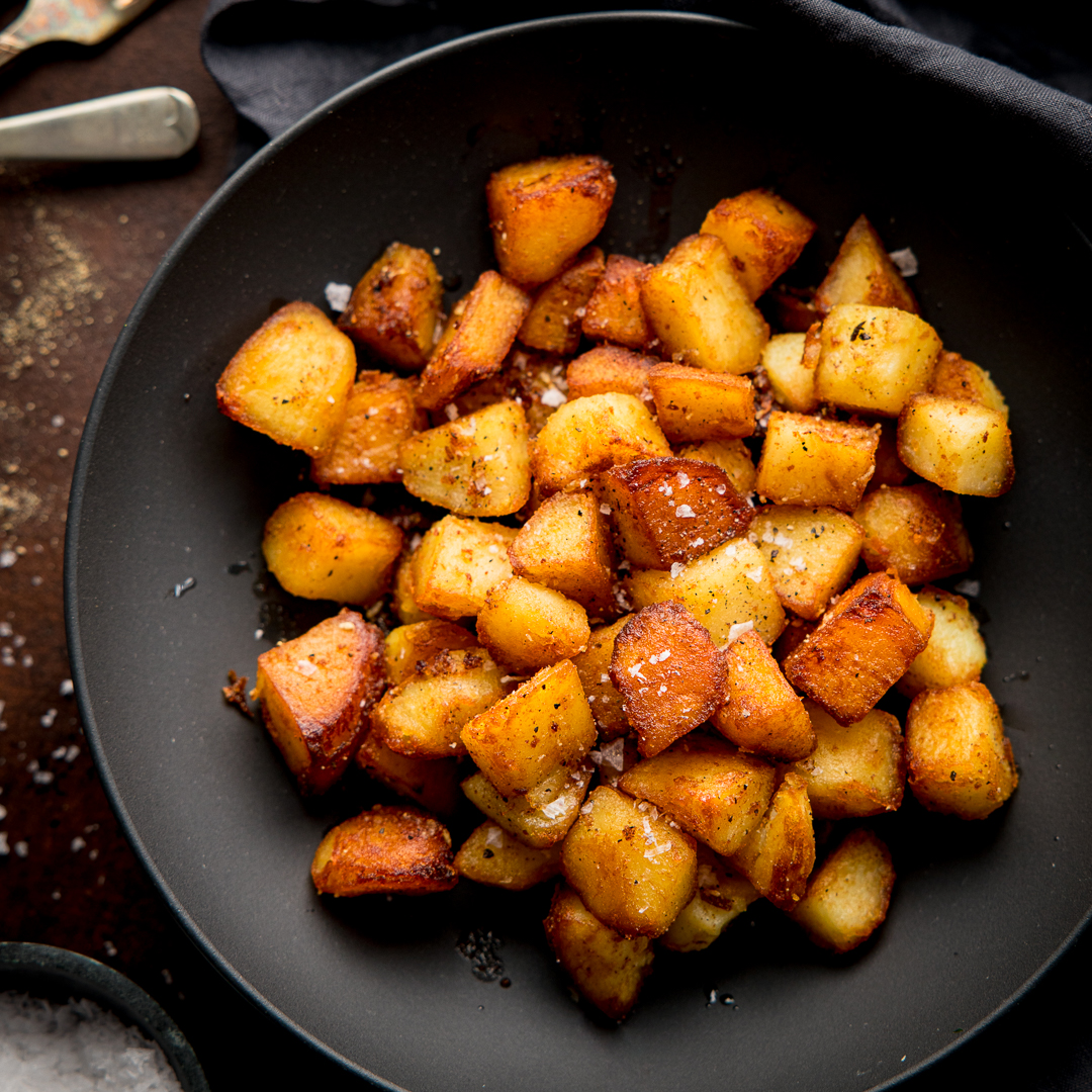 KitchenSanc2ary's tweet image. Little cubes of seasoned crispy fried potatoes with a fluffy interior and a hint of garlic. 
These Sautéed Potatoes take around 30 minutes, and they’re a fantastic accompaniment to that special dinner.
kitchensanctuary.com/sauteed-potato…
#Foodie #potatoes #recipe