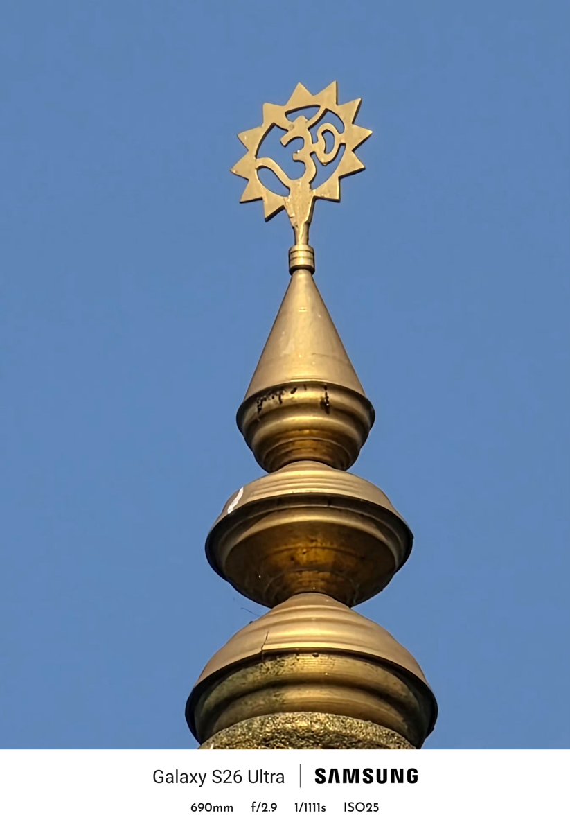 amritashya's tweet image. First two are 1x vs. 30x zoom clicks. You can hardly spot the house at 1x; it was a bit dusty too. Have a great Sunday, friends. 📸🔭☀️ #zoom #house  #sunday #friends #Oneui #S26ultra.