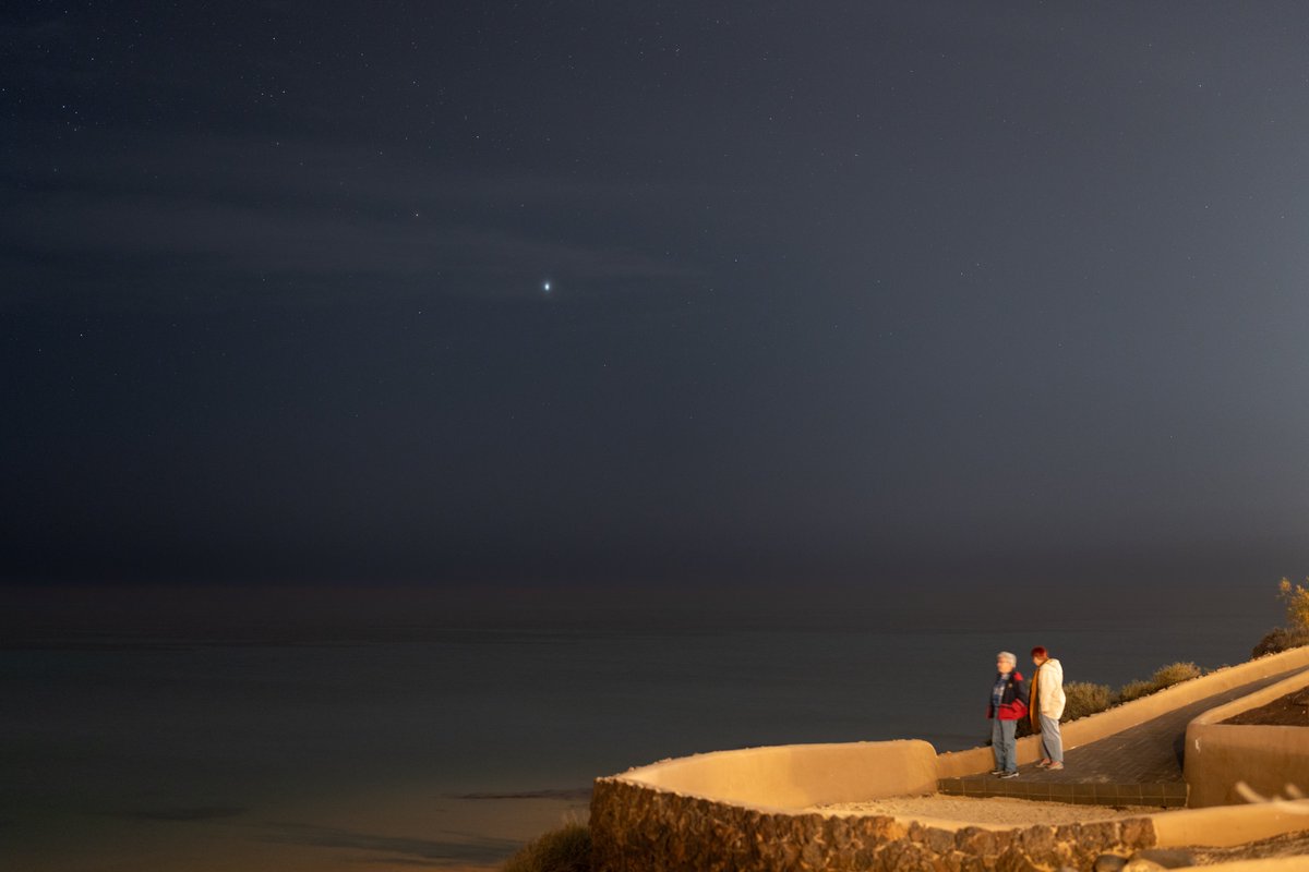 xipteras's tweet image. 🌌 We are not merely stargazers standing apart from the cosmos—we are the cosmos, awakened. Through us, atoms forged in ancient stars have learned to reflect, to question, to witness their own origin. Every time we look up,#stargazing  it is not a separation, but a return: the