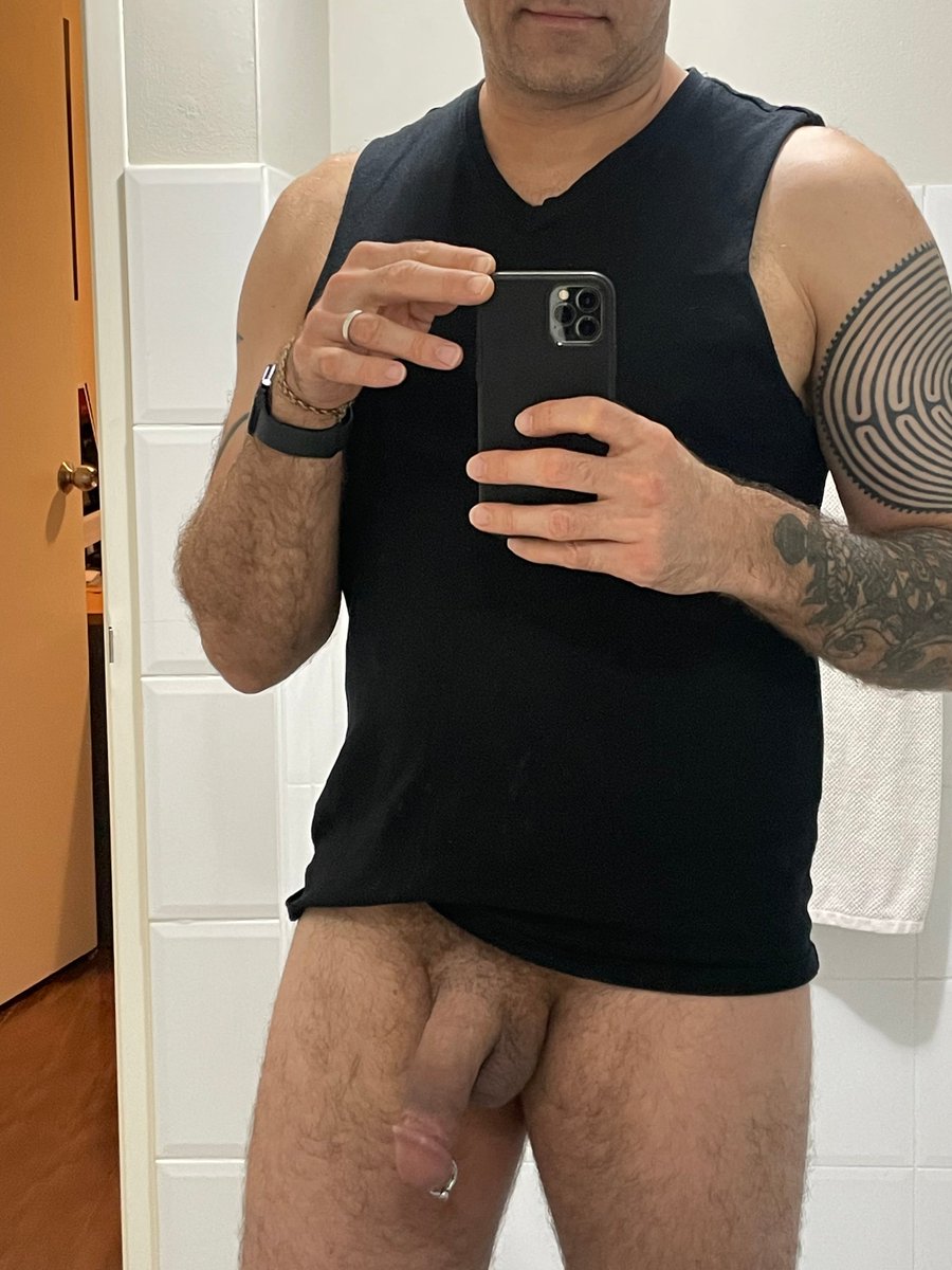 Xander_Grey79's tweet photo. Do you like cut and pierced cock?

#cutcock #piercedcock #hung #bathroomselfie #tattoos #princealbert https://t.co/6qTX6zR6WJ