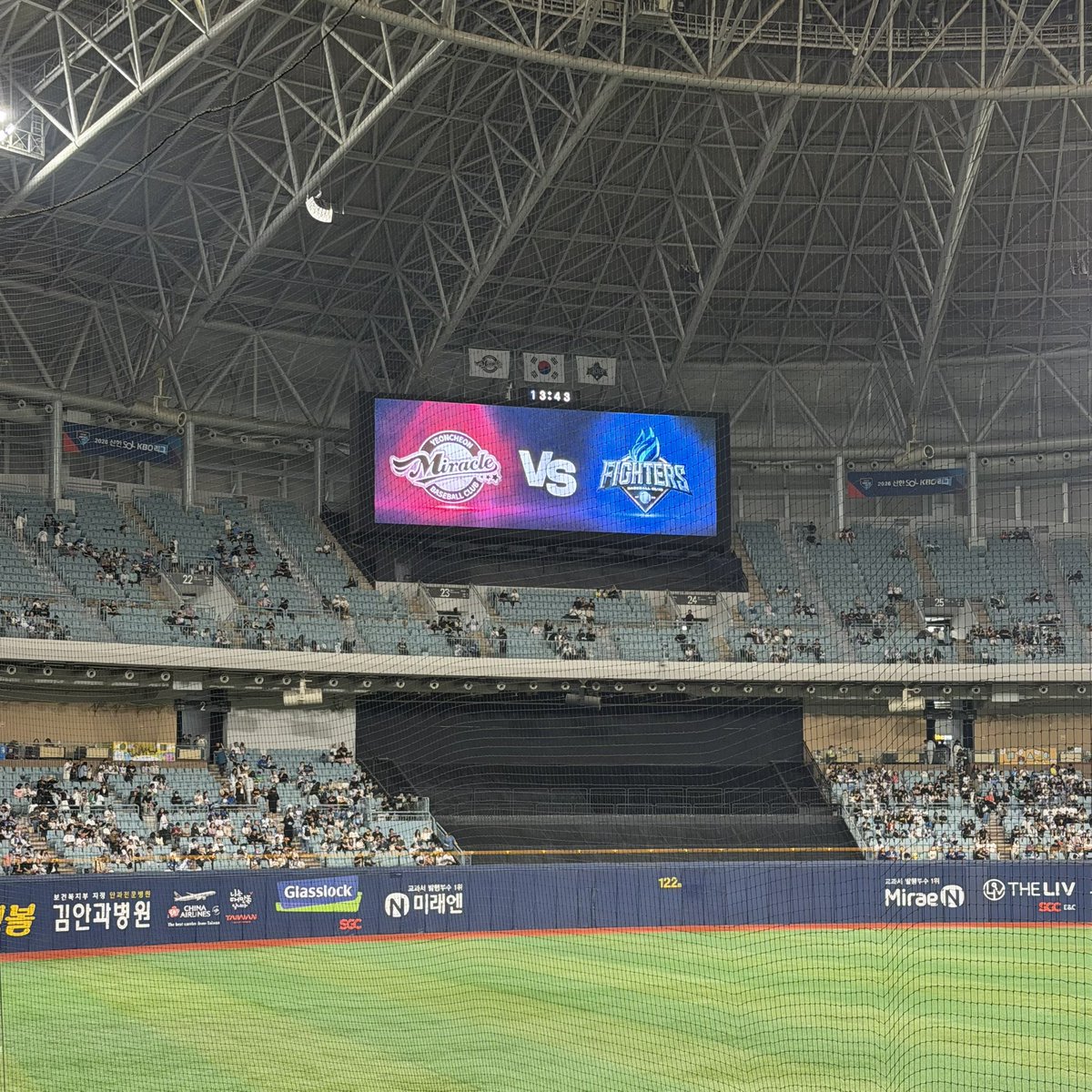 엘리 tweet media