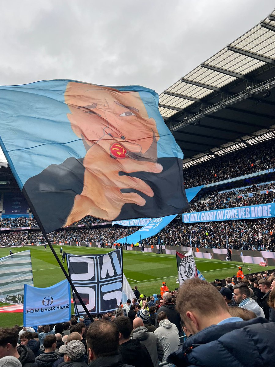 Club are turning the PA off before team entry so fans can get it going. Atmosphere is tons better when everyone is persistent with singing &amp; stays on feet as much as possible esp south 3rd tier. Let’s get them over the line today.