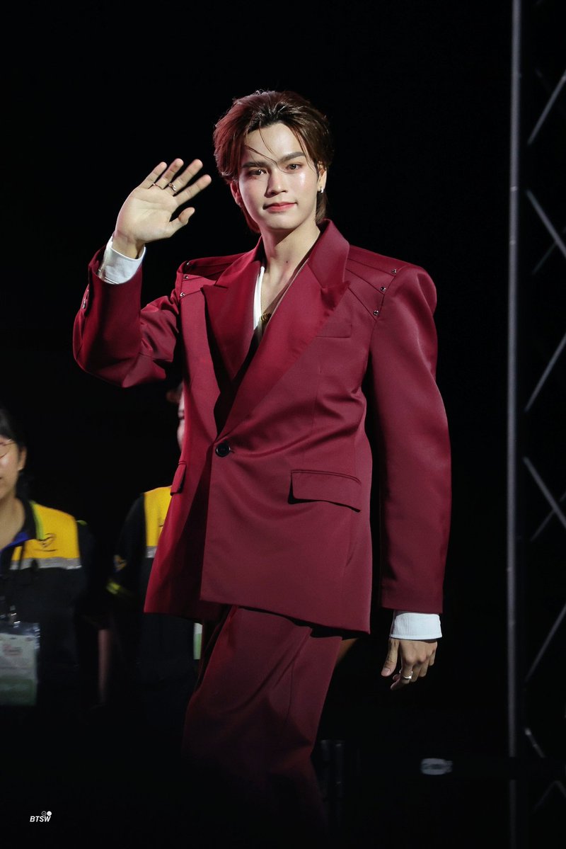 𝘽𝙏𝙎𝙒 tweet media