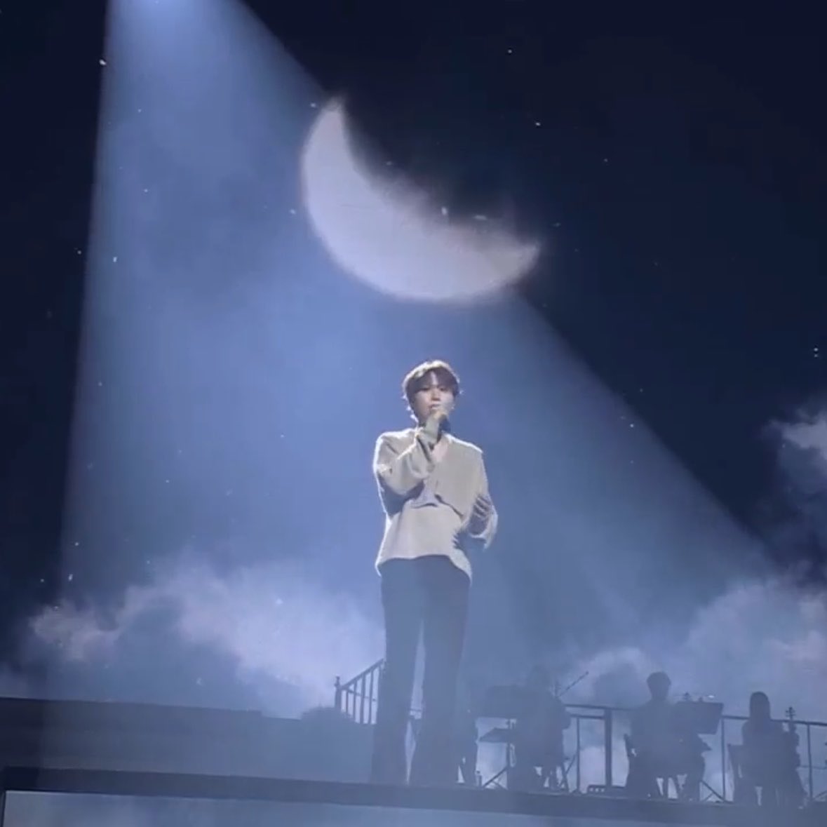 ℓouise 🍒 tweet media