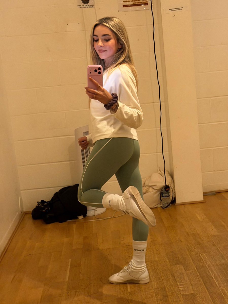 Goddess Molly ✨ BIRTHDAY 3RD MAY 🎉🎈 tweet media