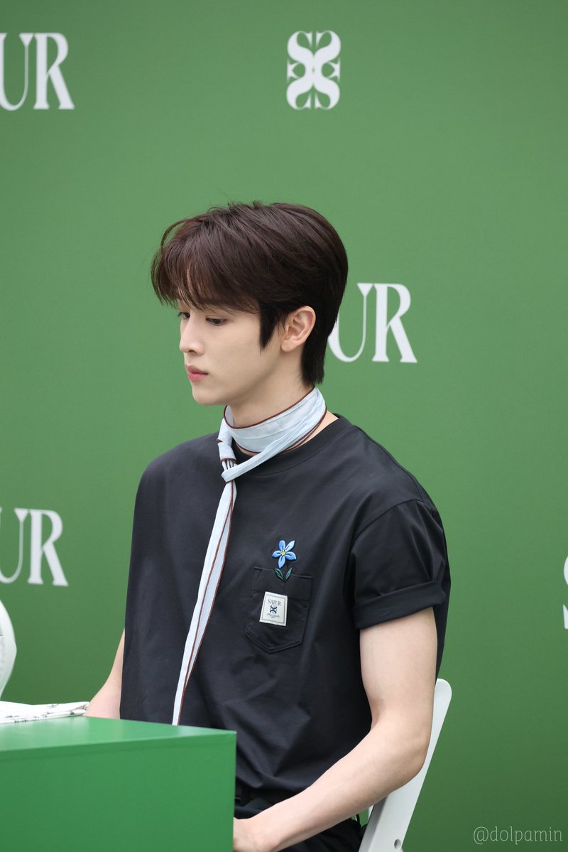 돌분이 tweet media