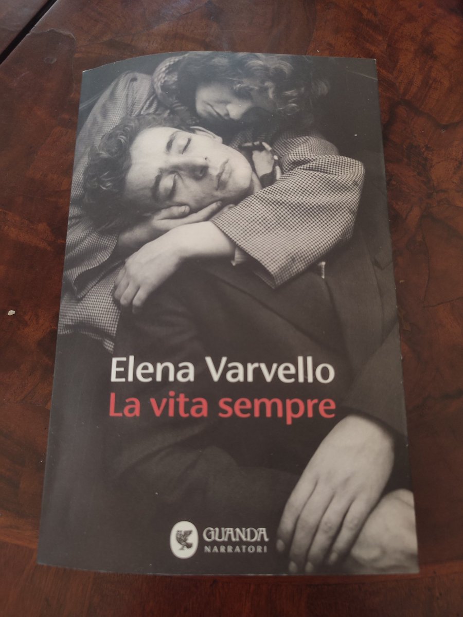 CasaLettori's tweet image. Se non avete letto #LaVitaSempre di Elena Varvello pubblicato da @GuandaEditore correte in libreria.
Un romanzo meraviglioso che ci ricorda di preservare la memoria 

#Libri a #CasaLettori