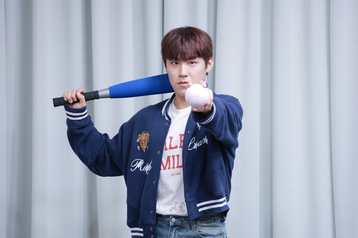 포켓몬 잡는거 아니에요 ⚾ #야구부주장

260419 #박우진 #PARKWOOJIN #AB6IX