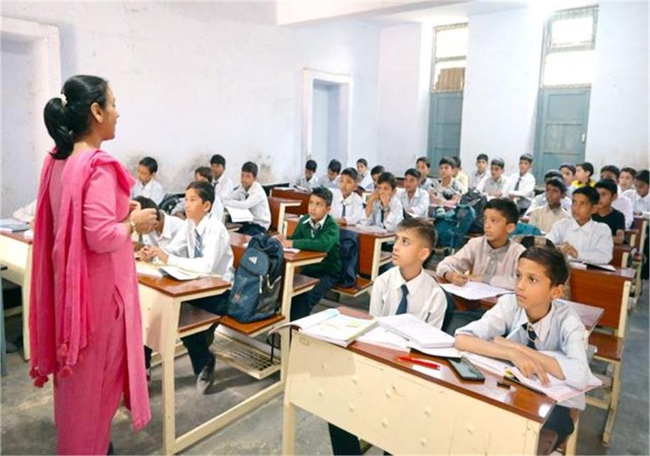 himachalkesari's tweet image. सरकारी स्कूलों में CBSE के प्रति भारी उत्साह, मंडी जिले में 12 हजार से अधिक बच्चों ने लिया प्रवेश
himachal.punjabkesari.in/himachal-prade…
#Himachal #Mandi #School #CBSE #Students