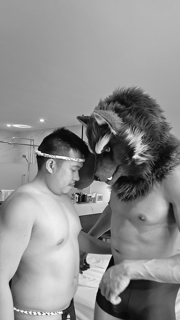 bearhuntrMnl's tweet photo. Woof! @Constrictorz https://t.co/7lNOcnWrVq