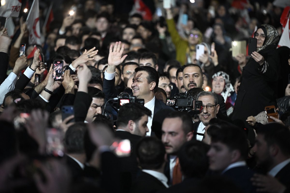 SaadetPartisi's tweet photo. Genel Başkanımız Mahmut Arıkan, divan salonumuza teşrif ettiler.
 
#TürkiyeDivanı
#BütünGücümüzle https://t.co/sVnNzuzo5u