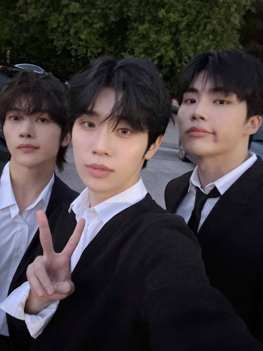 이제 tweet media