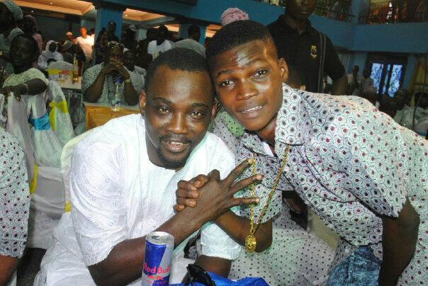 Samweezy0's tweet image. The first celebrity i met in my life.. very lovely soul.. he gave me a lot of encouragement as an upcoming artist on this day that we met @Officialpasuma @fattylincorn_01  @abazwhyllzz #Lagos #pasumanfansclub #Ajegunle