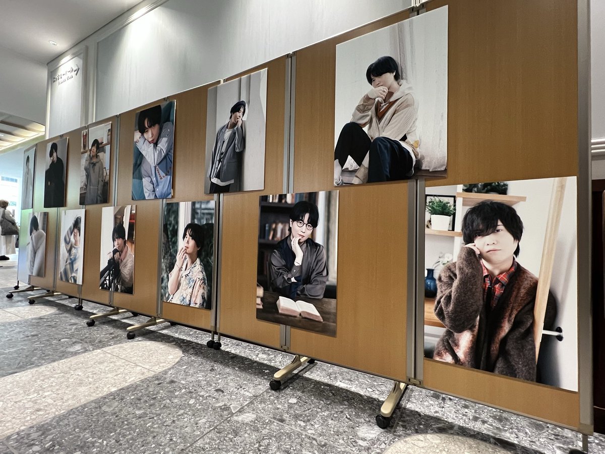 HYDEfansite's tweet photo. グッズを購入してホテルチェックインを済ませて会場入り。パネル展示を観賞して、メッセージフラッグに参加させていただいて、イベント参加特典のピッグをいただいて✨ホールへと🪄💫✨夜の部、いってきます✨
#斉藤壮馬
#inthespace https://t.co/gsdMMFlQEc