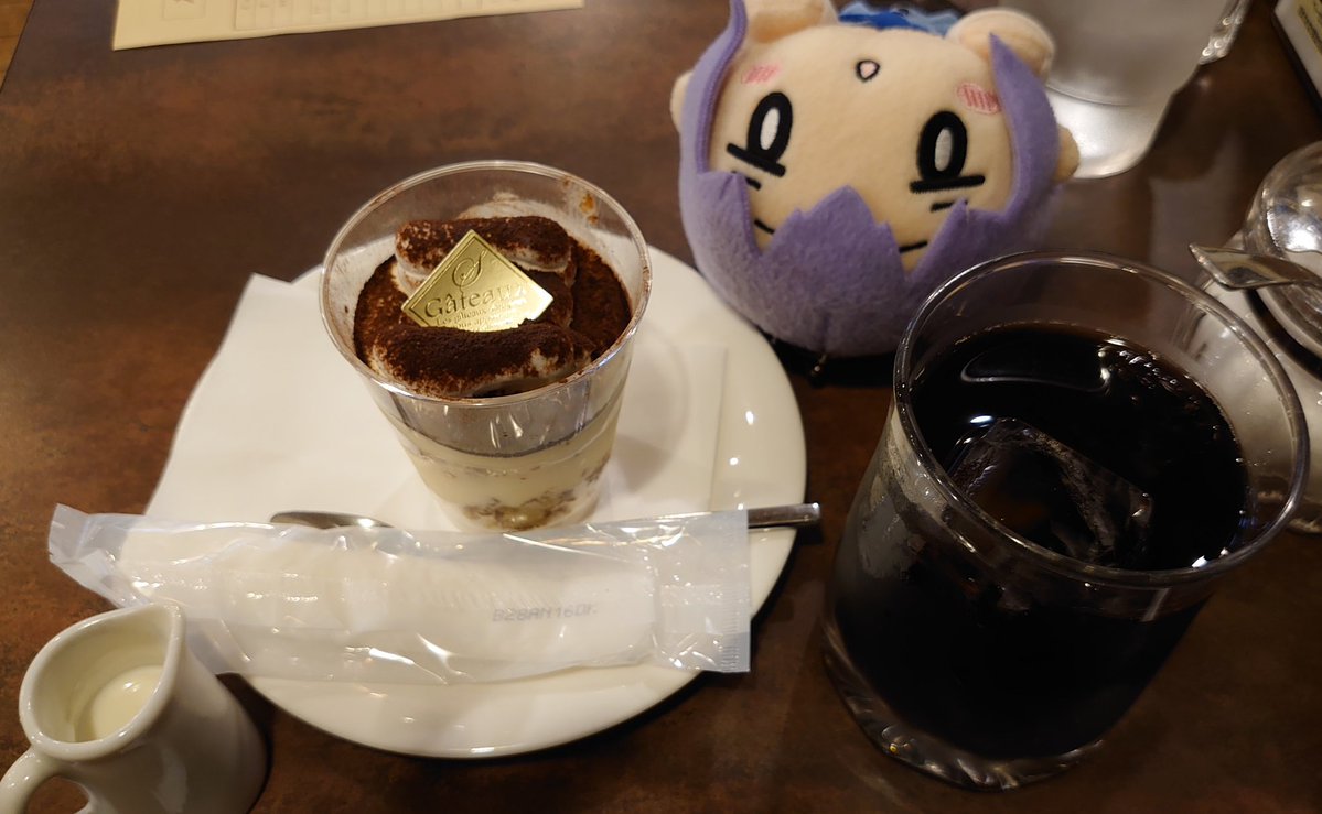 喫茶店でゆっくりする☕