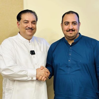 وہ اور ہونگے جنہیں ہوگی تیرے اقتدار سے غرض
ہم تو وفا کے سالار ہیں جو تیرے ساتھ کهڑے ہیں

روشن گوجرانوالہ ~ انجنئیر خرم دستگیر خان 

#NewProfilePic