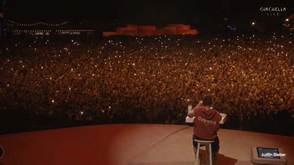 Chicas yo en ese momento llore, y acá nos pueden decir migajeras todo lo que quieran pero son pocas las personas que pueden comprender lo que es tener a tu ídolo en la cuerda floja al borde de la muerte y conseguir que vuelva a la vida y Justin volvió, él volvió con nosotros 😭