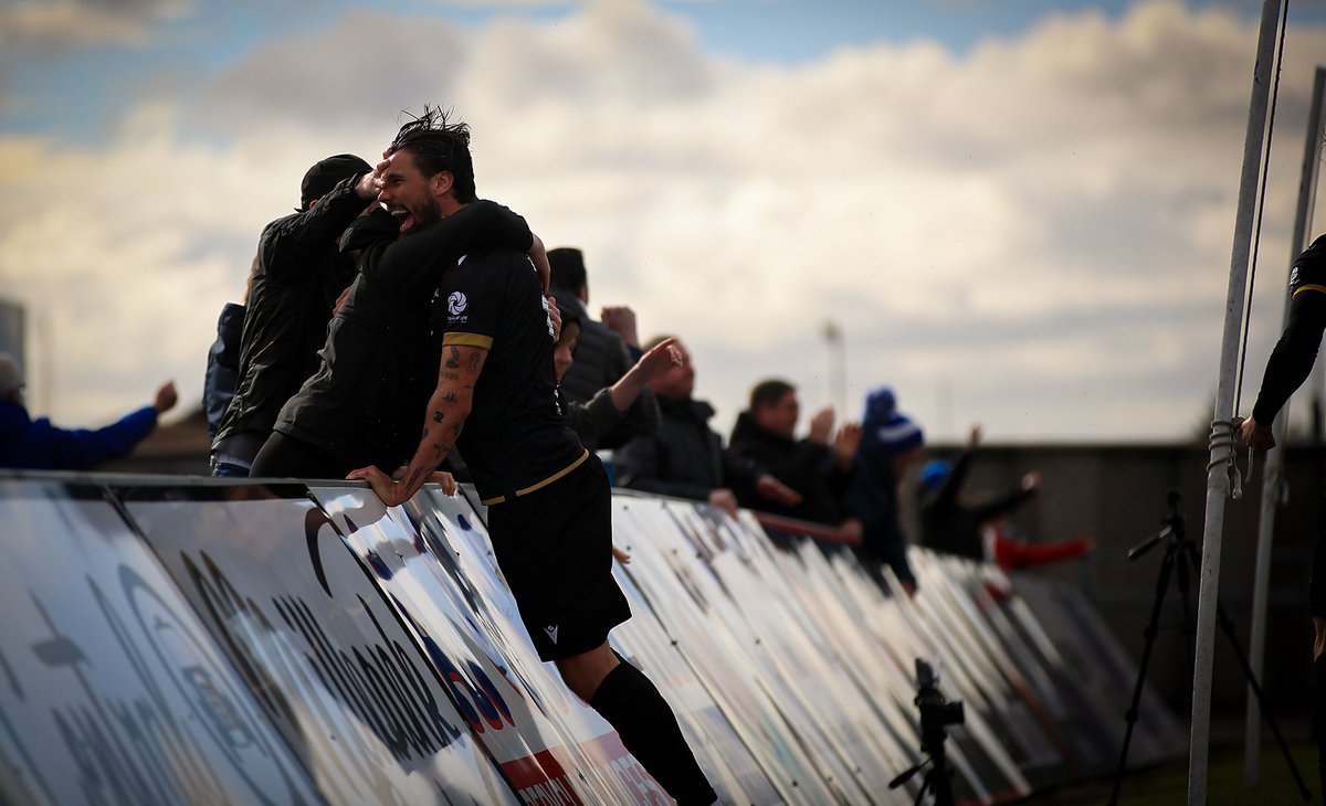 OfficialQosFC's tweet photo. Late but great 🙌

Yesterday’s draw means we are guaranteed a play-off spot. Thank you for your amazing support, Doonhamers 💙

#PETQOS | #League1 | #TheDoonhamers https://t.co/y3ds9rkgYP
