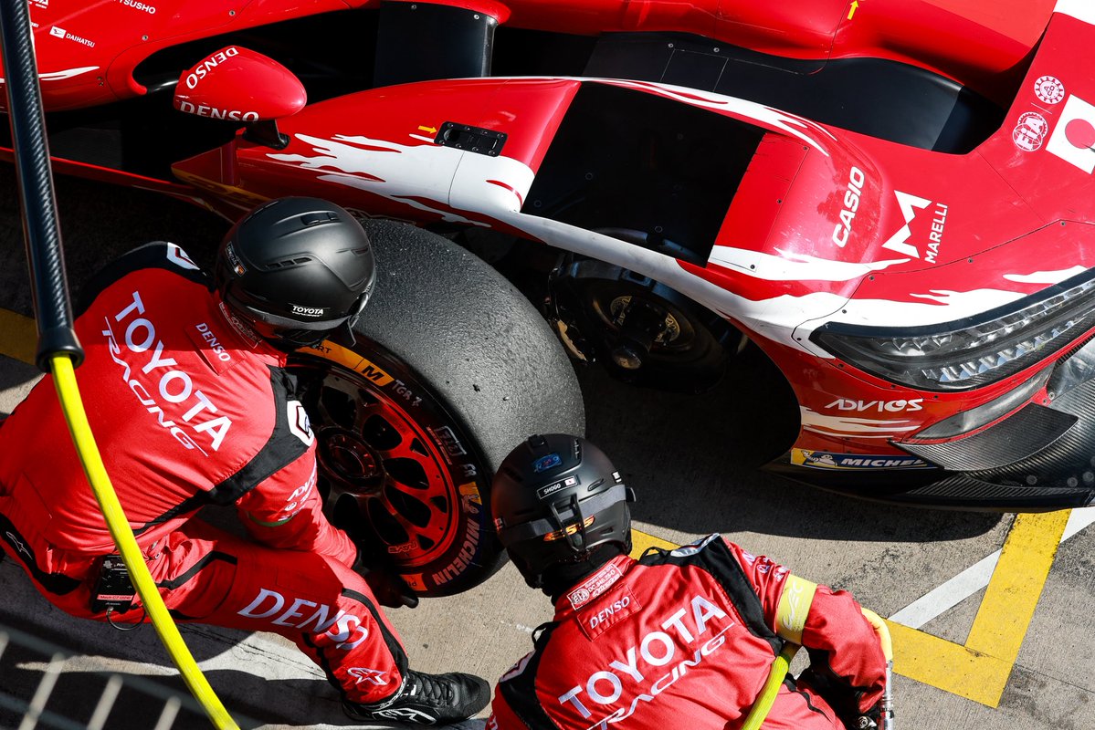 ScarbsTech's tweet image. The @FIAWEC kicks off today with the #Imola6h.
@Michelin_Sport bring their new tyres for the #LMH category. Made with 50% recyclables. The 'tread' pattern is superficial 
#WECtech