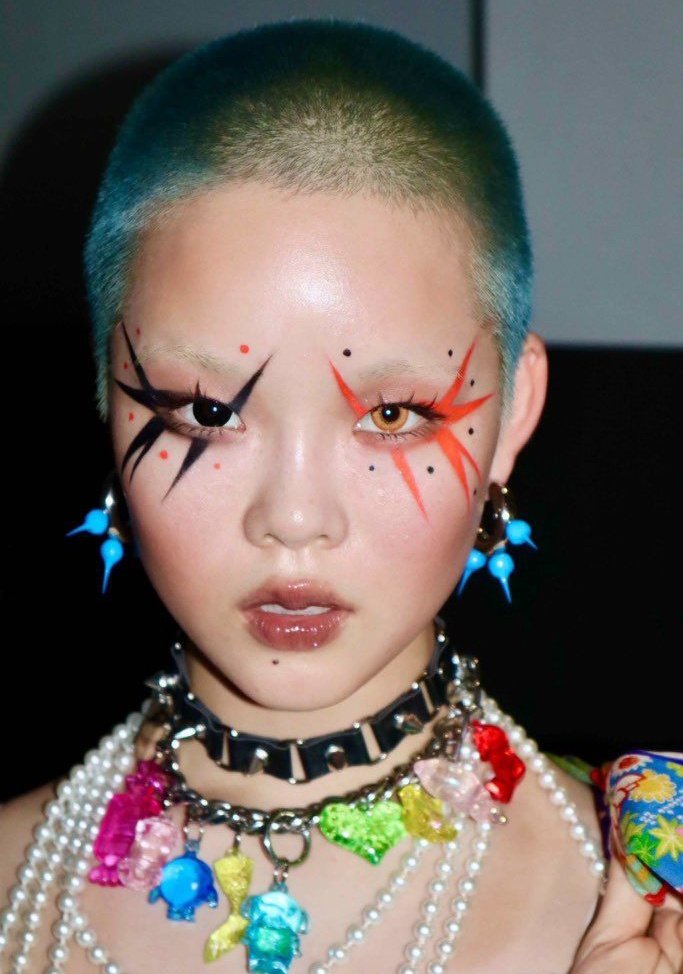 ΉYPΣBӨY tweet media