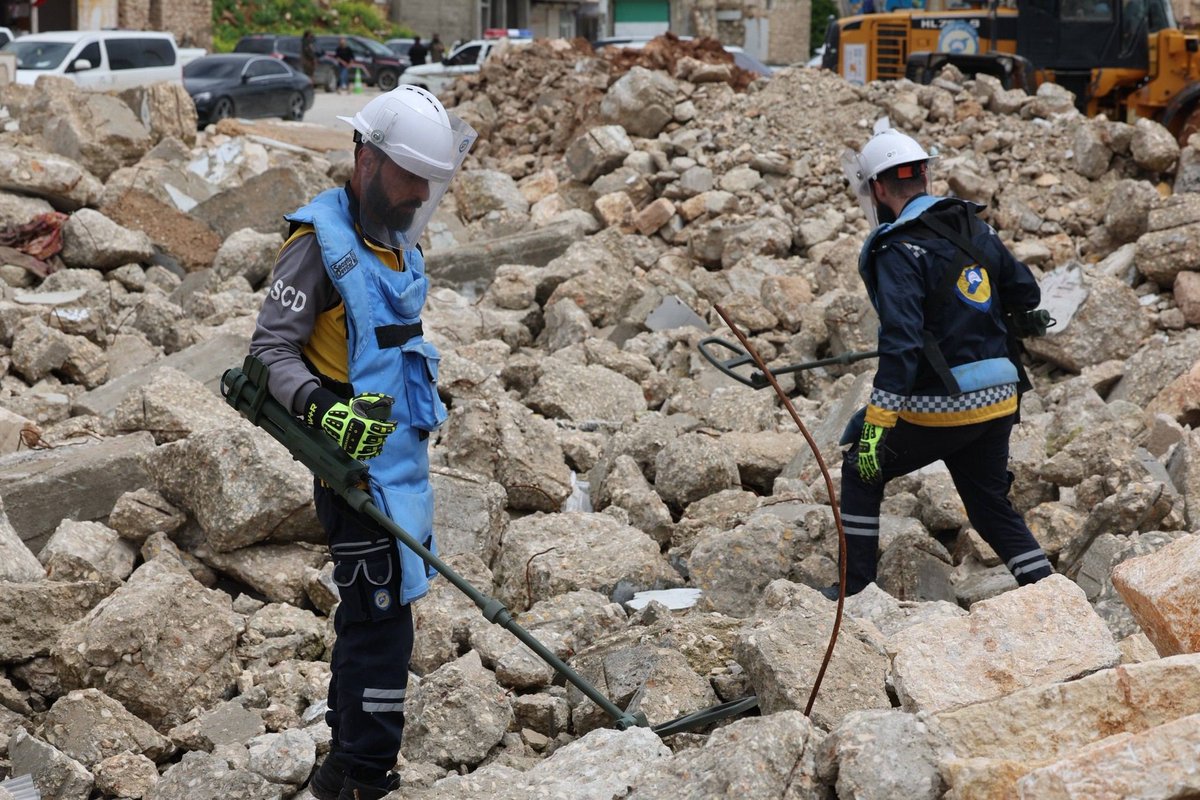 QalaatAlMudiq's tweet image. #Syria: the Civil Defense has launched a new 6-month project to remove ~550,000 m³ of rubble from 30 locations in the NW. #Aleppo countryside.

Some of the debris in the region is from the 2023 earthquake.