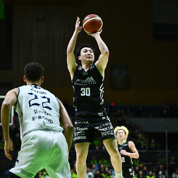 bbking_jp's tweet photo. 🏀ピックアップ🏀
富永啓生が史上5人目の大台突破…Bリーグで1シーズン1000得点を達成した歴代日本人選手
https://t.co/cKzG7rQWlD
宇都直輝、河村勇輝、安藤誓哉、富樫勇樹、富永啓生――快挙を達成した名スコアラーたちを1人ずつ振り返ります📝