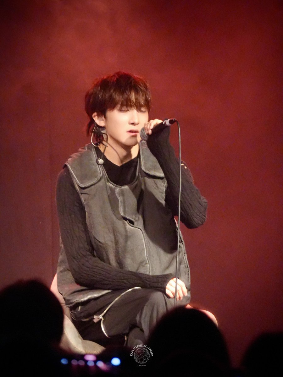 DavideKpop's tweet photo. #5TARZ get ready to explore the galaxy! 🌌 

Photos and review from @1VERSE_official SOLD-OUT show in London are now live! 🇬🇧 

📖 Read all the T here: https://t.co/a2aVuvnt3U

#1VERSE #유니버스 #1VERSEinLONDON https://t.co/bQgDCQ0no2