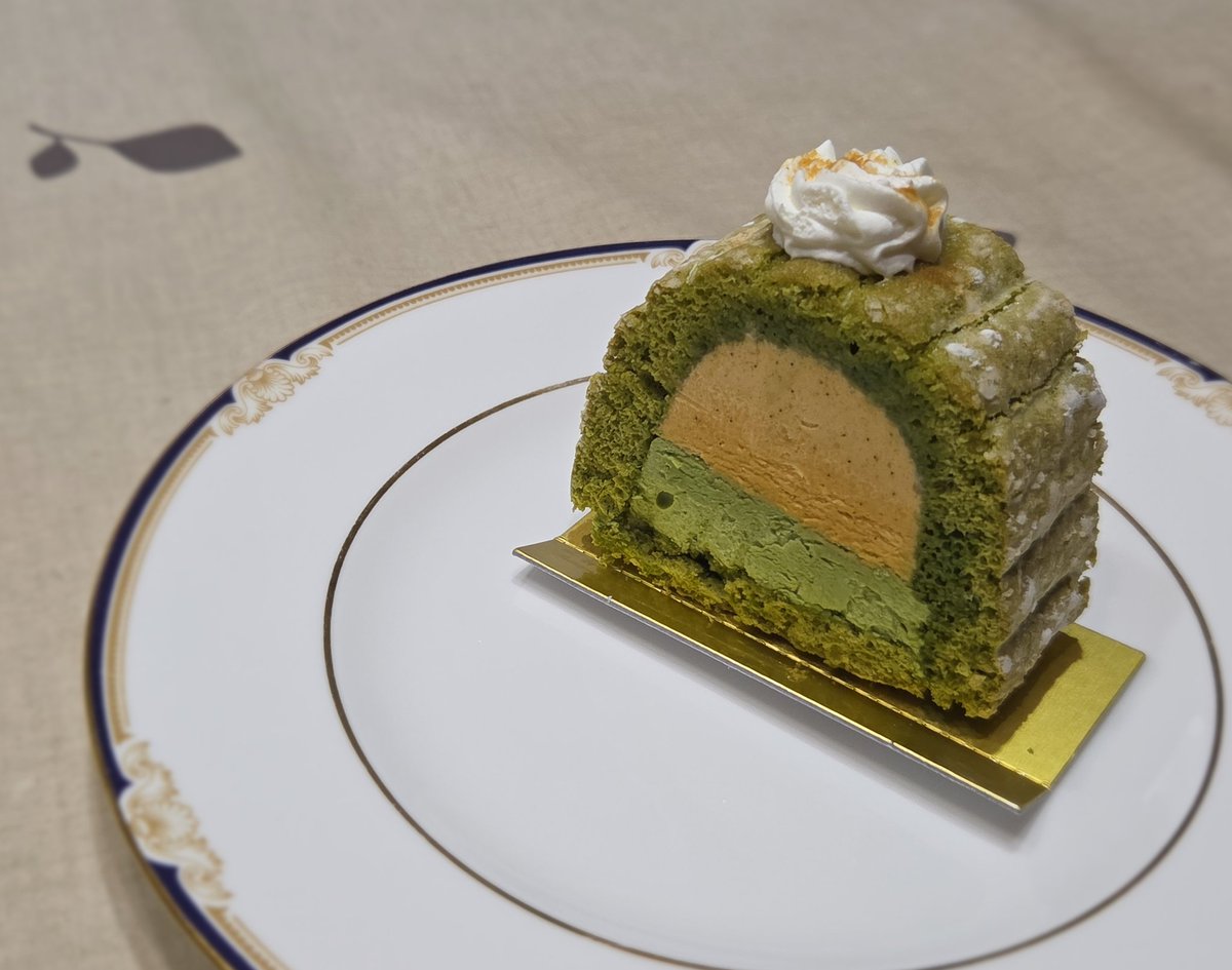 イルプルー シュル ラセーヌ 抹茶ときな粉のロールケーキ 珍しいきな粉 