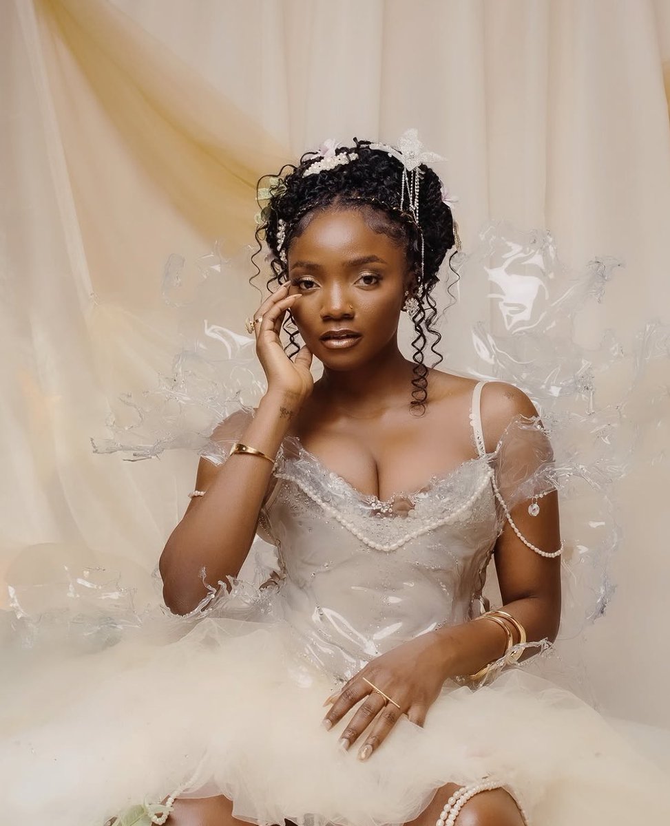 𝔸b𝕒𝕫𝕫 tweet media