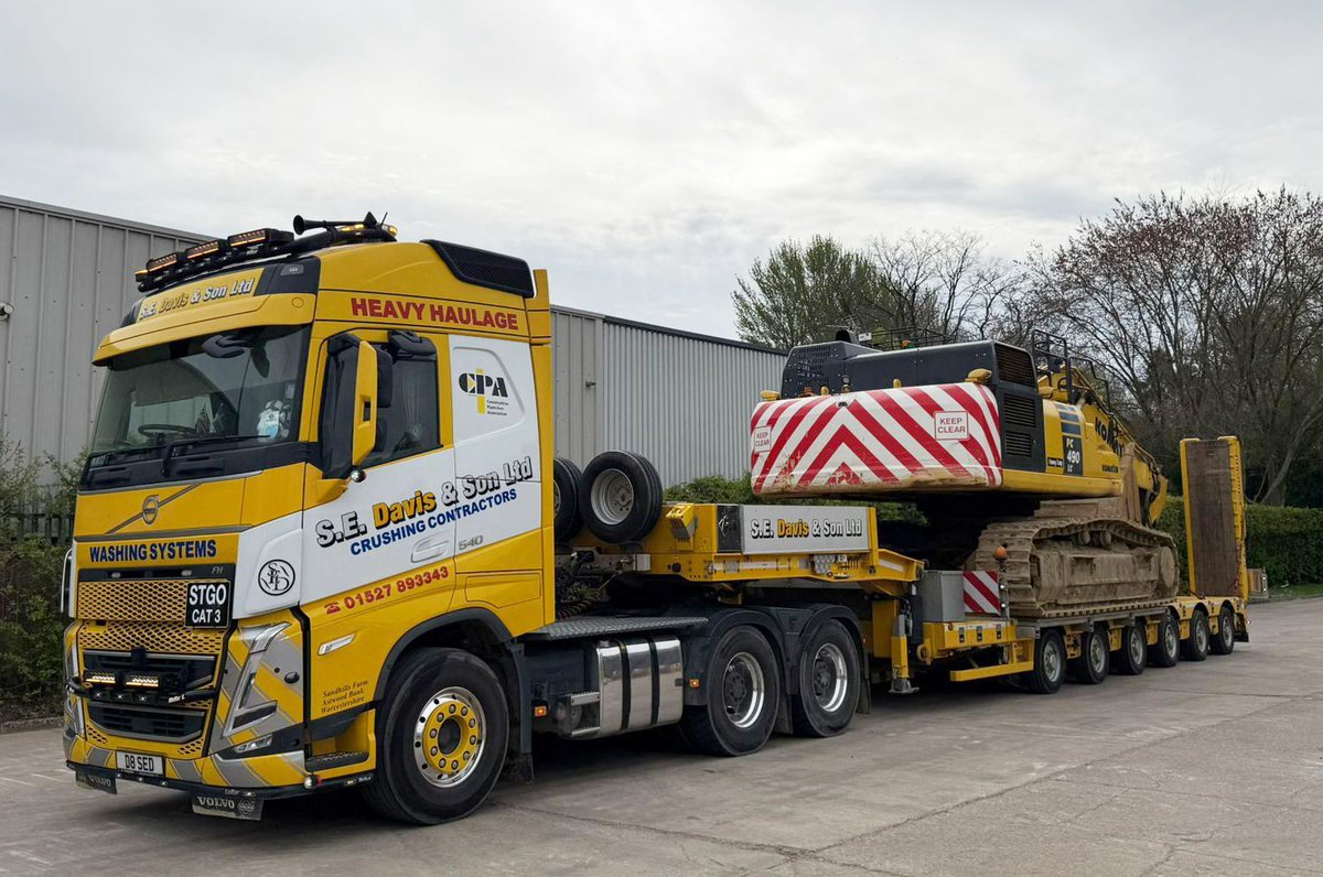 McHaleKomatsu's tweet image. Another quality used machine on its way to a new owner - this one a Komatsu PC490LC-11 excavator.
(Transport by @sedavisltd)
 
Browse our current UK stock here: bit.ly/4cEbiFz (contact usedequipment@mchalekomatsu.com)

#creatingvaluetogether #mchalekomatsu #komatsu