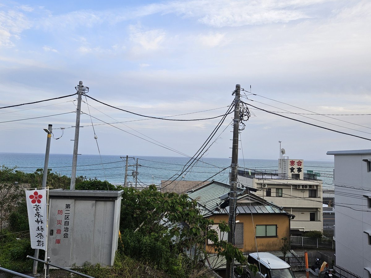 Fay_3885's tweet image. 乗り換えミスったら海に着いた
めっちゃ磯の香りした(下車せずに戻ったけど)