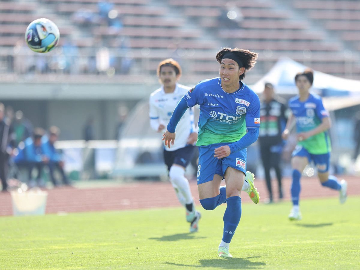 結果はともかく
お帰りプリンス！

正直上手いかどうかはさておき、
なんとなく得点の香りがするんだよね。

格上相手の連敗…
特に　#10 #3　攻守の要に疲労が目立つのが不安かなぁ

GW明けまでハードスケジュールが続くけど
サブメンバーの奮起に期待！

#ブラウブリッツ秋田
#半田航也