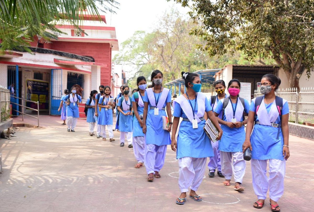 OrissaPOSTLive's tweet image. All schools in Khurda district will remain closed from April 20–23 due to severe heatwave conditions, officials said Sunday. The shutdown includes government, private schools and anganwadi centres to ensure student safety.

#Heatwave #SchoolClosure #WeatherUpdate #Khurda #Odisha