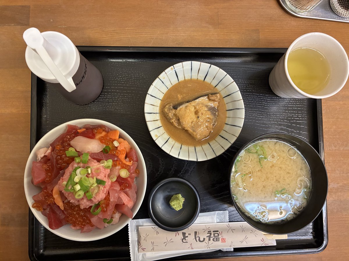 si2c1845's tweet photo. 遅い昼食に「河岸の市」で海鮮丼を食べて帰りました。美味しかったです。 https://t.co/oJF05Ficz7