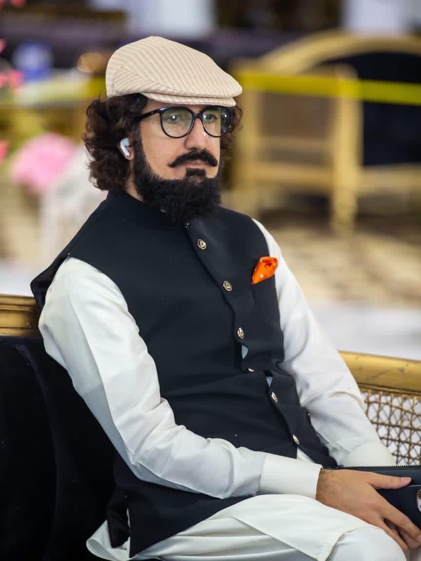 #SultanVicePresidentITPF
#SultanRisesAgain
#GreenFlagRisesAtITPF
مبارکباد! صاحبزادہ سلطان نے انٹرنیشنل نیزہ بازی فیڈریشن کے نائب صدر کا عہدہ سنبھال لیا....
.
.
.