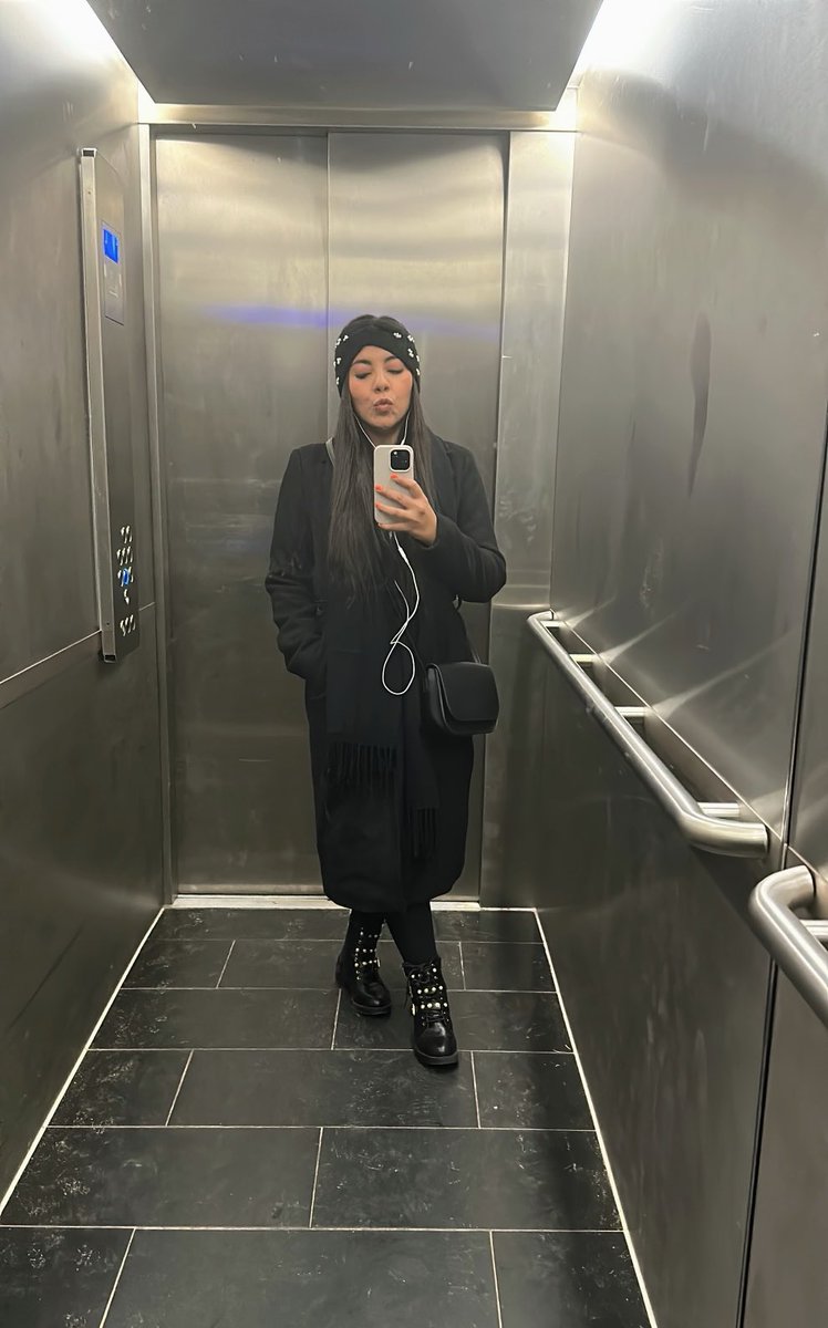 linamarsilva's tweet image. #tb ❄️