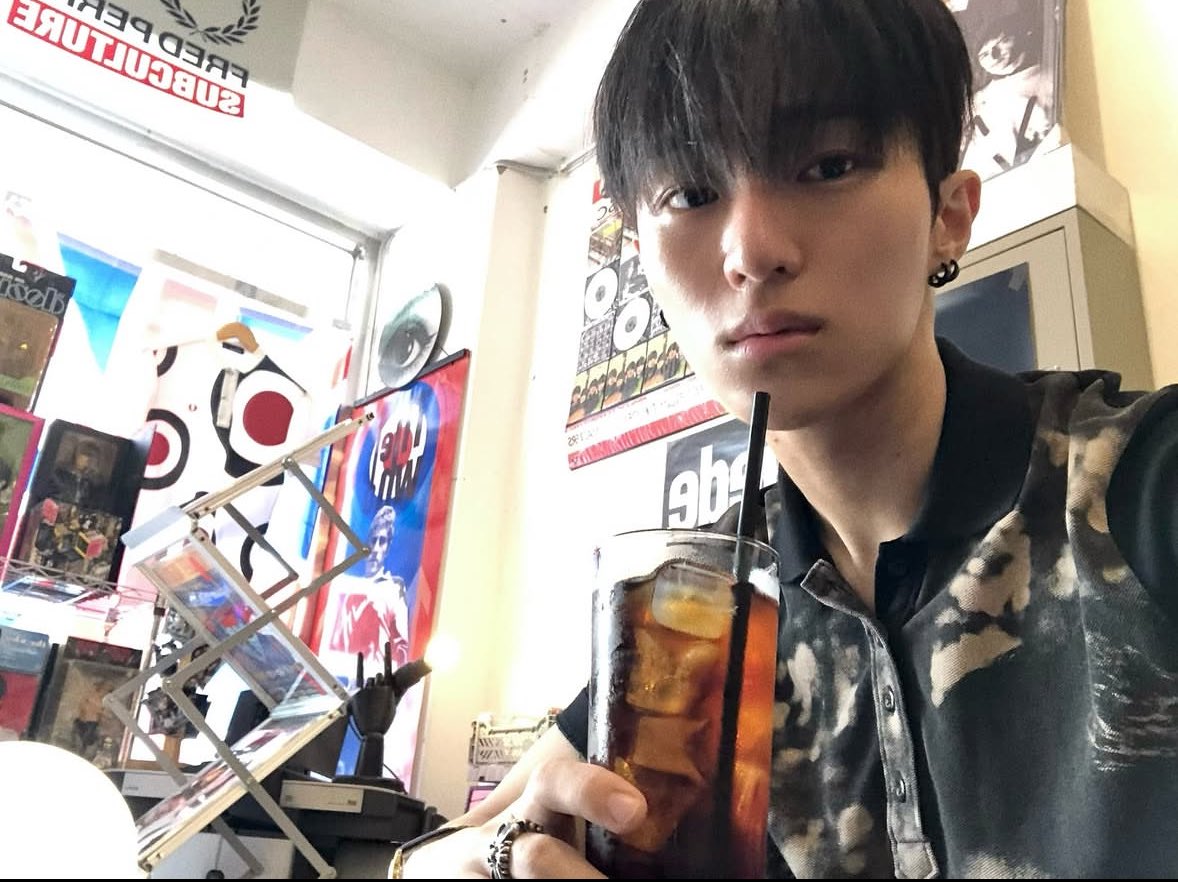 junseok pics tweet media