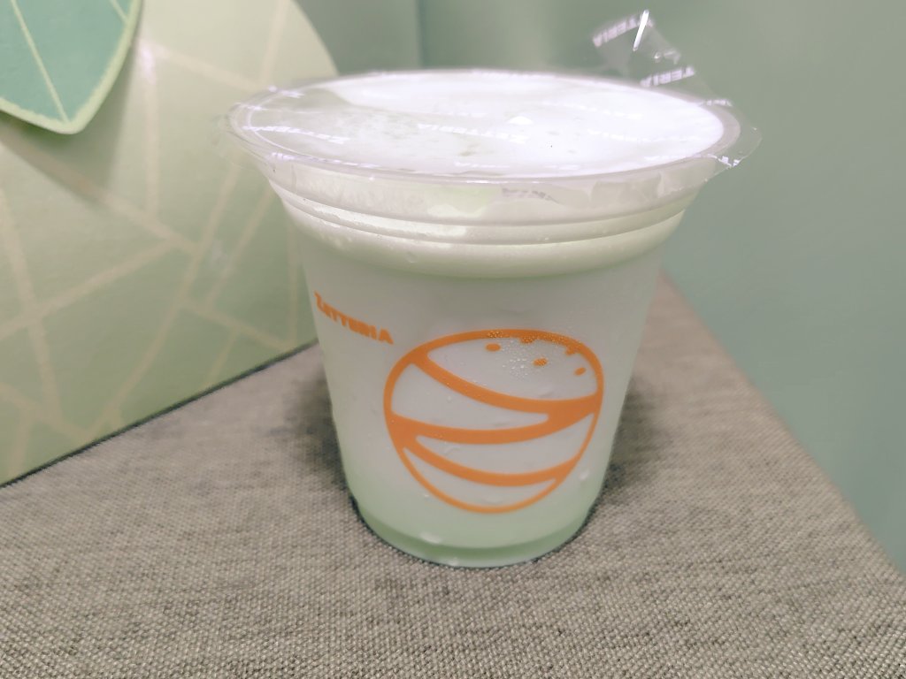 めろーん tweet media