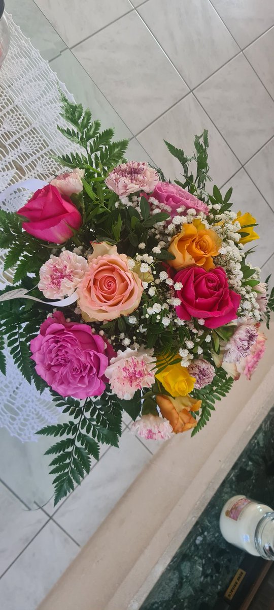 Sandra60240's tweet photo. @EvelyneDheliat Je vous souhaite un Joyeux Anniversaire ensoleillé et rempli de bonheur 🎂🥂🌞💞 https://t.co/xwUpAyDpXC