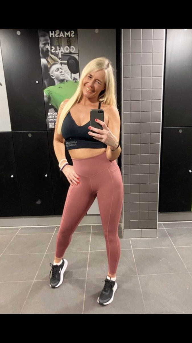Laurz tweet media
