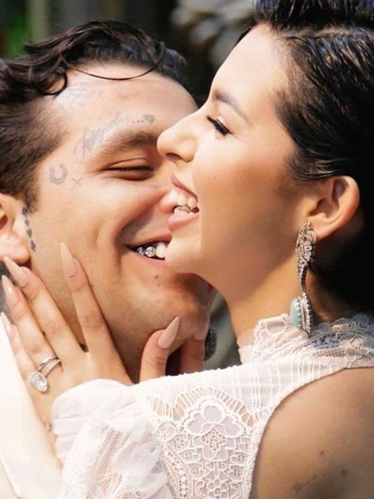 Apliquemos la misma estrategia q  CyA: el silencio. Dejemos de dar foco a cuentas q solo buscan interacciones a costa d mentiras, si ignoramos a la prensa y a los haters su contenido deja d ser rentable. Los verdaderos protagonistas son ellos, no quienes viven d hablar de ellos.