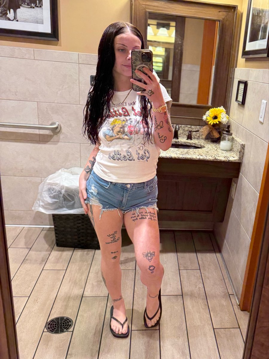 secret seller 🎀 tweet media