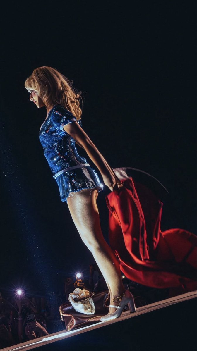 plsmotherducker's tweet image. supergirl has been spotted at #sabchella 🥺