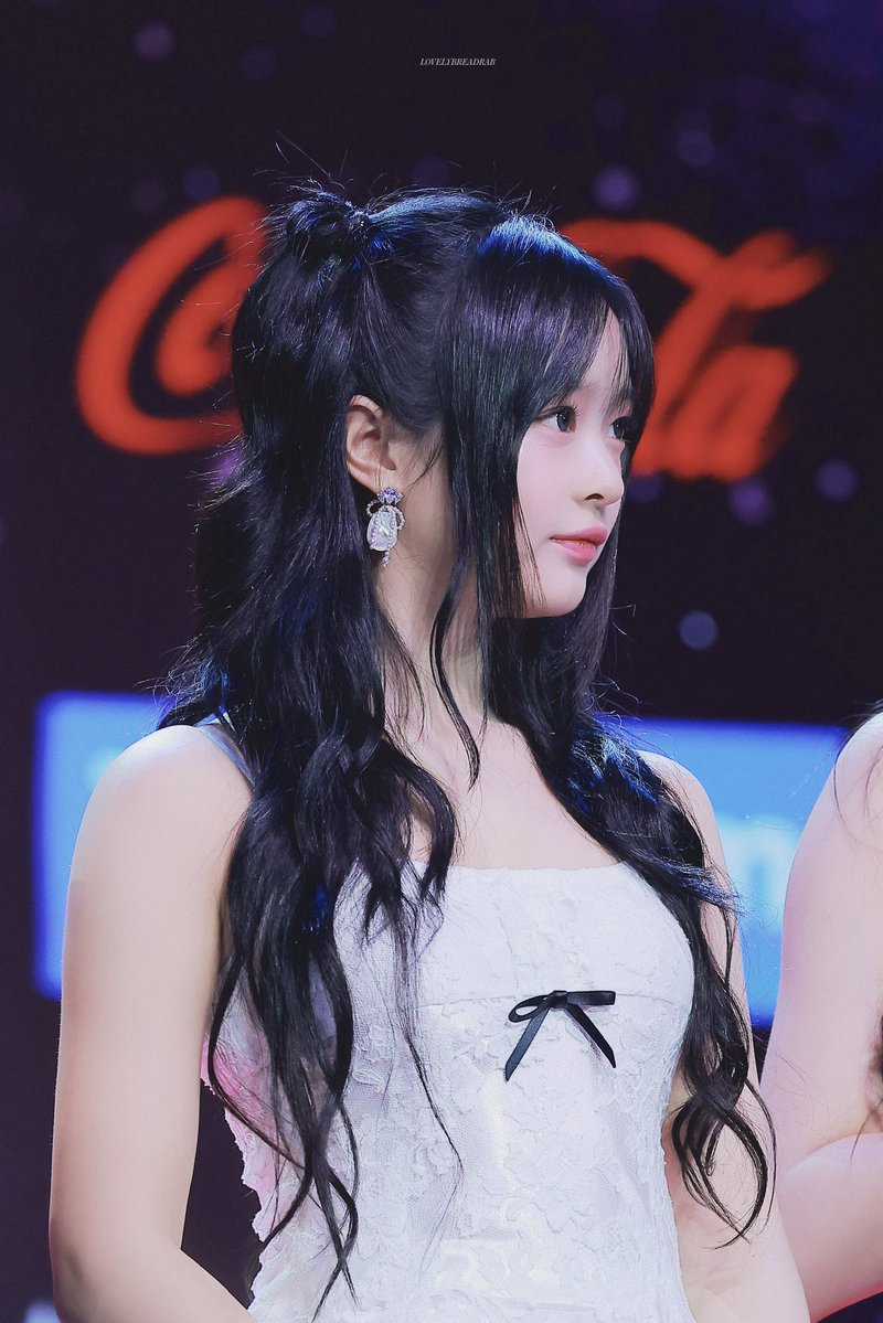 이날완전 복숭아공주아카짱💕💕인데
2026년에 새로운사진뜬거눔고마우시다..,,